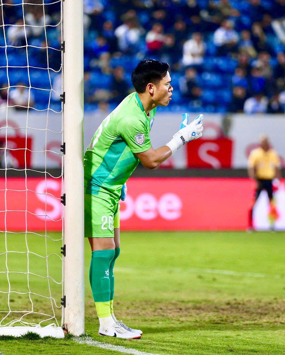 Thủ môn Nguyên Mạnh cán mốc lịch sử ở trận hòa Johor Darul Ta'zim - Ảnh 1.