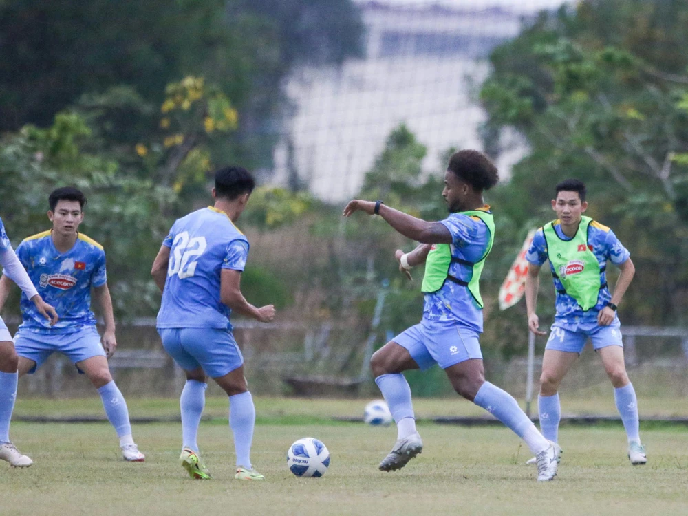 Đội tuyển Việt Nam chốt kế hoạch tái đấu Malaysia, đấu tập với Bangladesh - Ảnh 1.