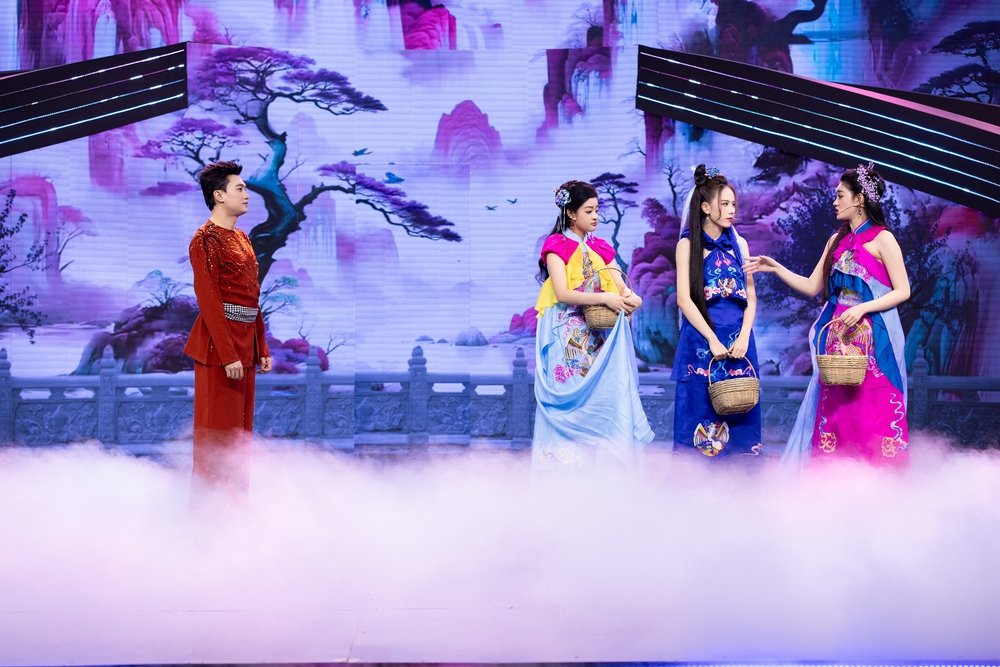 Dàn Hoa, Á hậu xuất hiện trong chương trình lên sóng Đêm Giao thừa Tết Bính Ngọ - Ảnh 1.