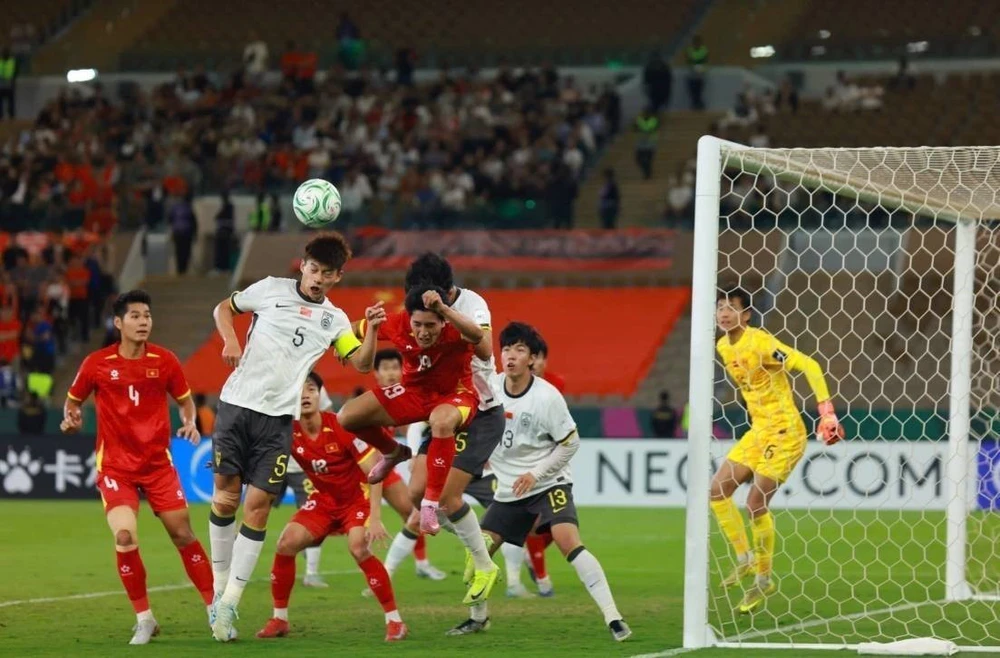 Sao U23 Trung Quốc nhắc lại trận thắng U23 Việt Nam, thổ lộ giấc mơ World Cup - Ảnh 2.