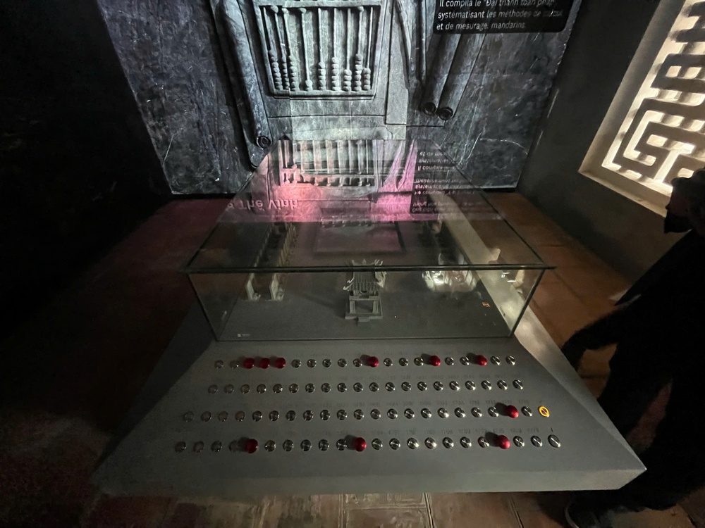 "Đánh thức" di sản bia tiến sĩ bằng công nghệ số - Ảnh 1.