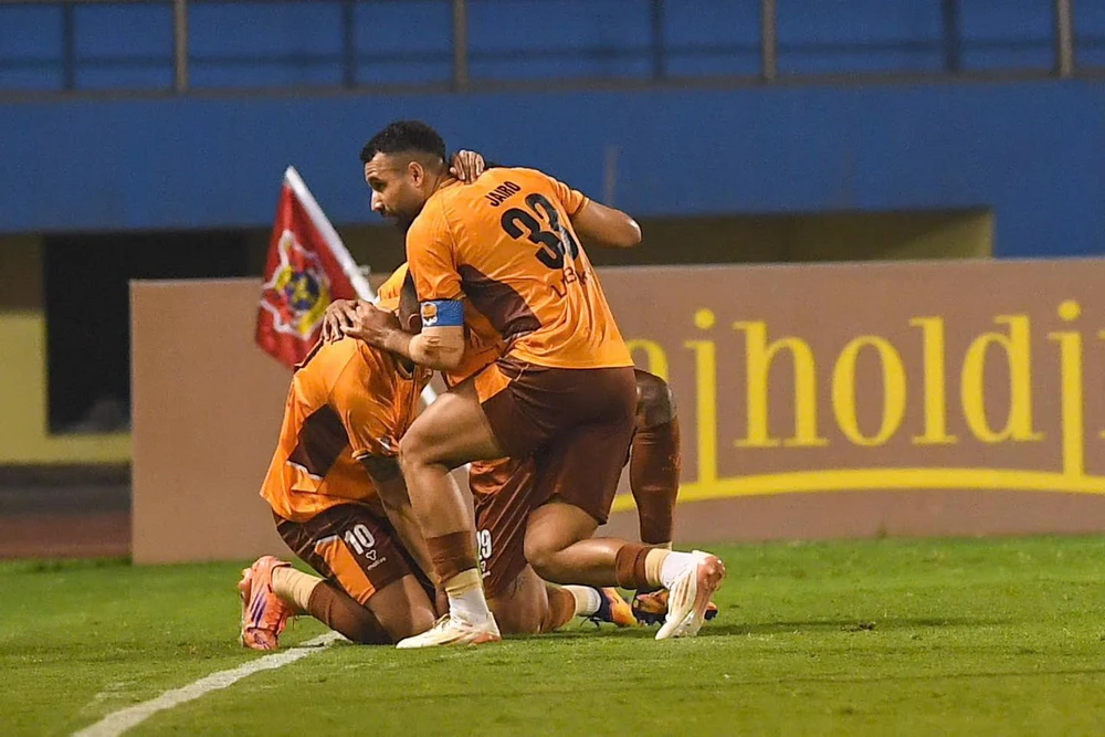 Trung Kiên sụt 8kg sau trận thua U23 Trung Quốc, về V-League vẫn giúp HAGL ghi dấu ấn - Ảnh 2.