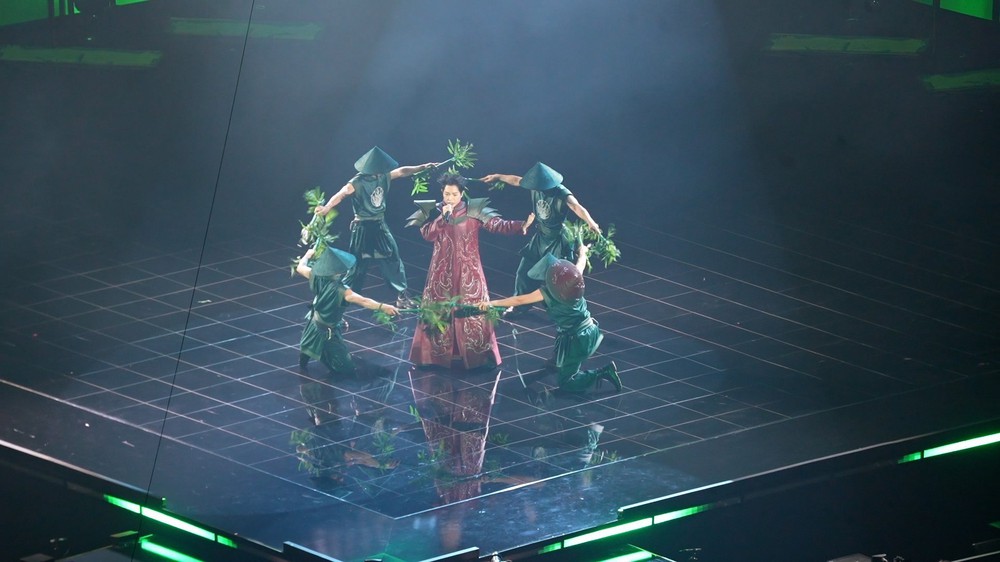 Báo Xuân - Dấu ấn nghệ sĩ Việt Nam ở quốc tế: Chuông vang xứ người - Ảnh 4.