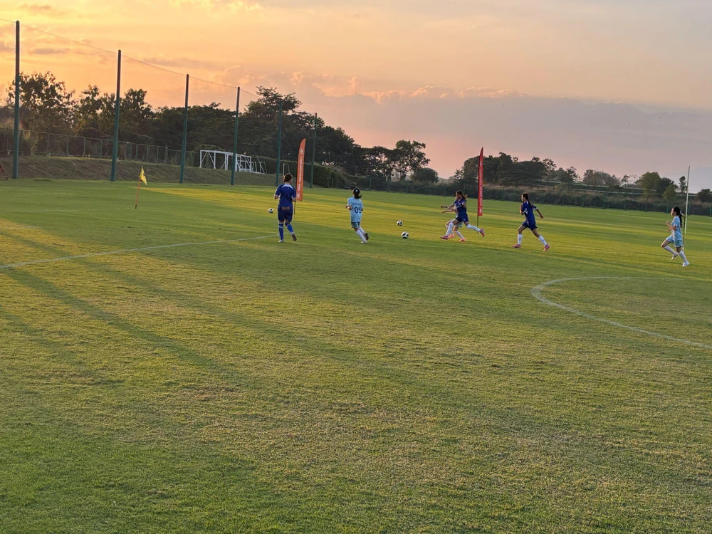 Chuẩn mực mới cho giáo dục: Hợp tác độc quyền giữa Dwight School Hanoi - và City Football Group - Ảnh 3.