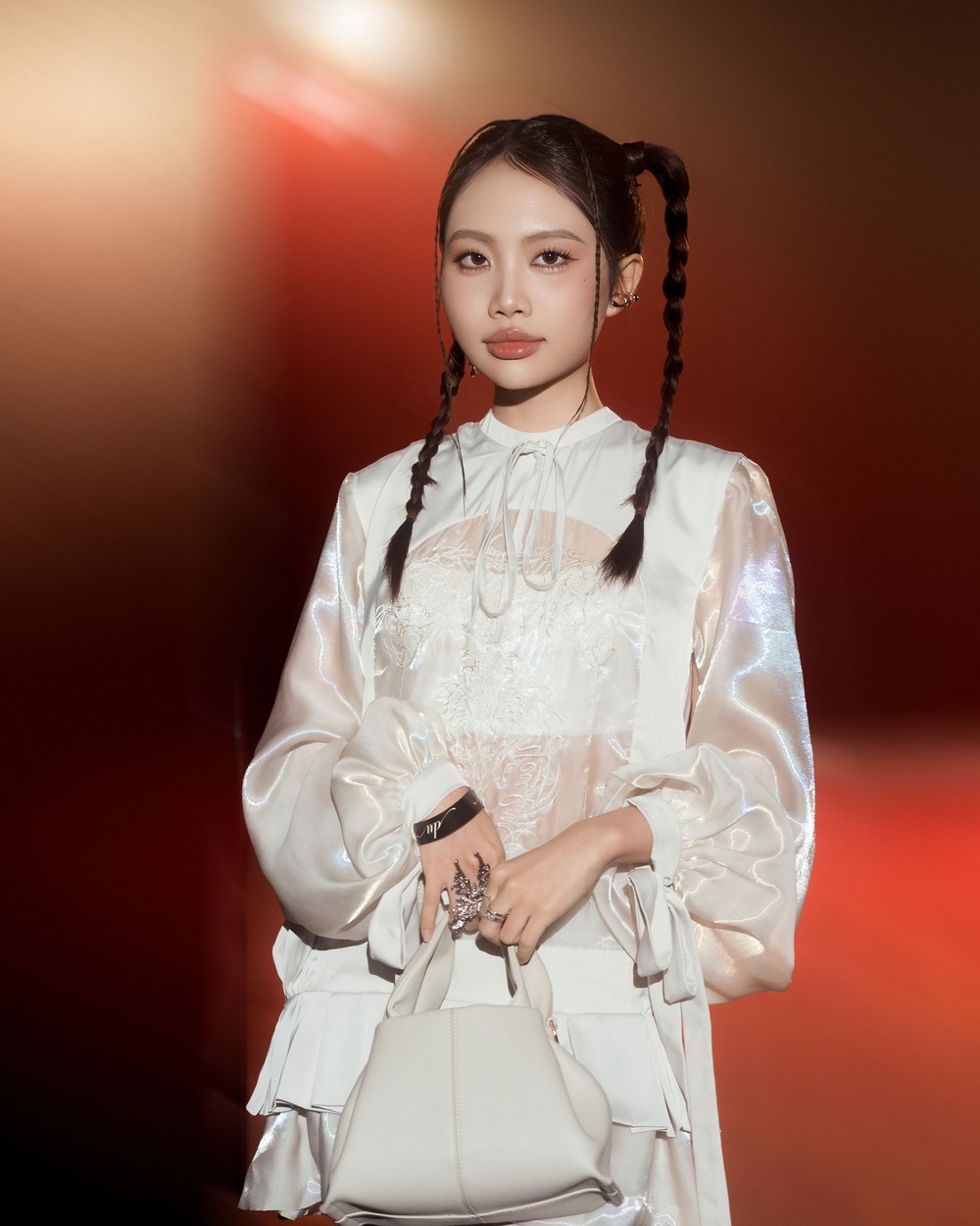 Báo Xuân - Dấu ấn nghệ sĩ Việt Nam ở quốc tế: Chuông vang xứ người - Ảnh 1.