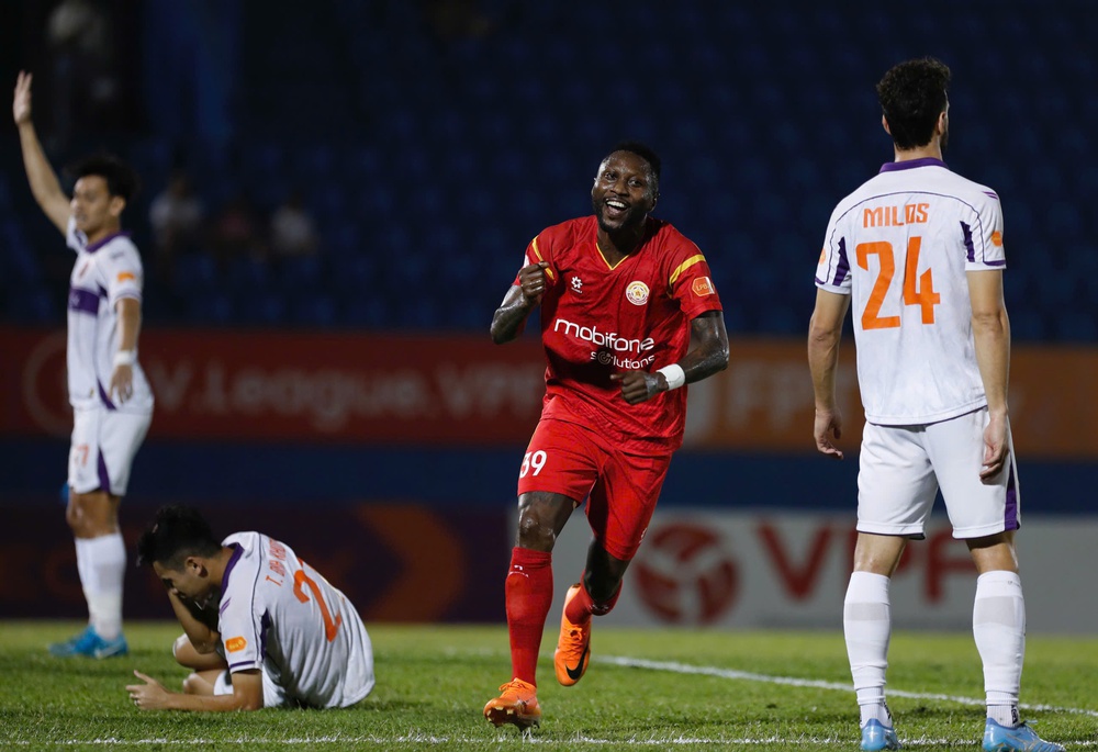 Ngôi sao tuyển thủ tỏa sáng vẫn không giúp đội nhà thoát thua đàn em U23 Việt Nam - Ảnh 2.