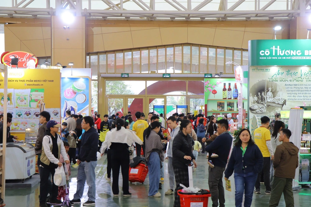 "Tết đến sớm" trong ngày cuối tuần tại Hội chợ Mùa Xuân - Ảnh 4.