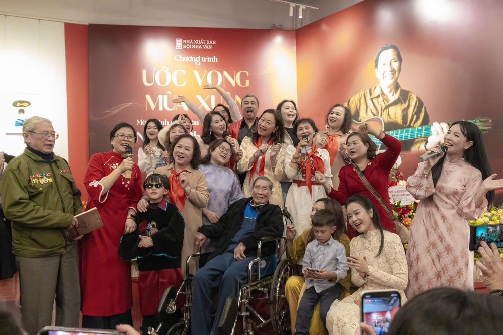 Đảng đã cho ta mùa Xuân - Ảnh 4.