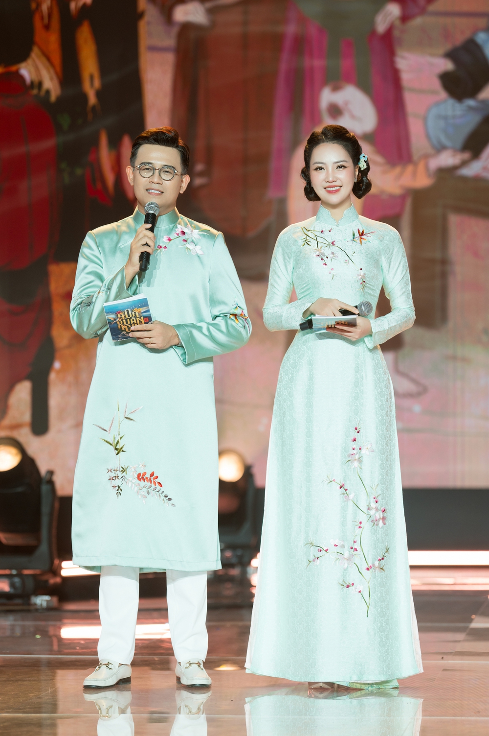 Dấu ấn BST áo dài "Thanh Xuân" của NTK Ngọc Lan trên sóng truyền hình quốc gia - Ảnh 9.