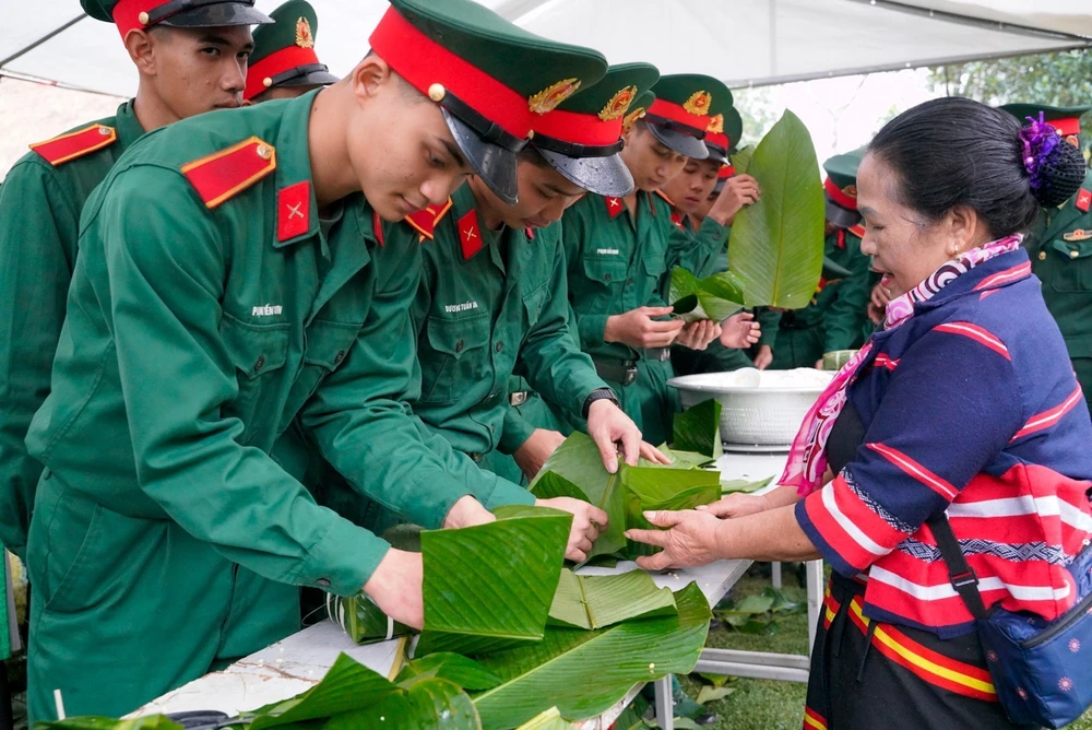 Bánh chưng xanh – Gói trọn nghĩa tình - Ảnh 8.