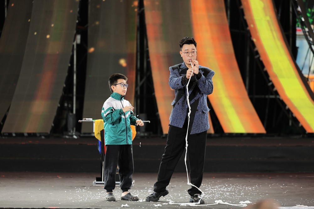 Hội chợ Mùa Xuân 2026: Sôi động các chương trình nghệ thuật phục vụ du khách - Ảnh 4.