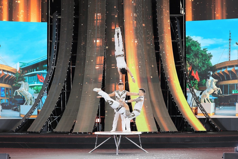 Hội chợ Mùa Xuân 2026: Sôi động các chương trình nghệ thuật phục vụ du khách - Ảnh 5.