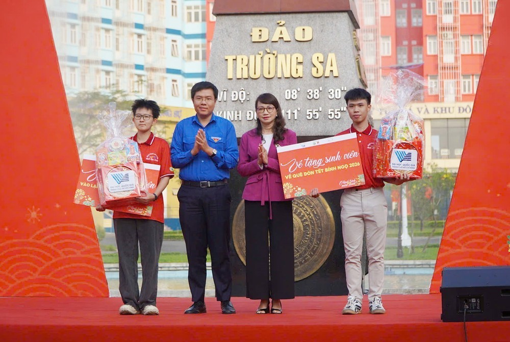 Chung tay chăm lo giúp sinh viên đón Tết ấm áp - Ảnh 2.