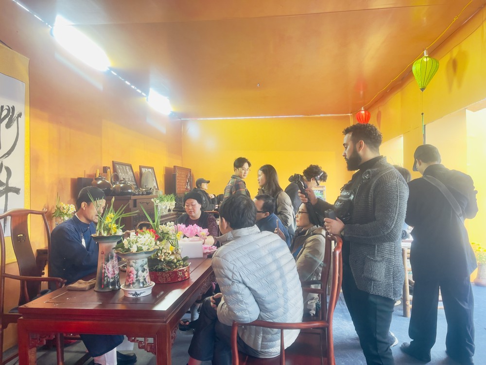 Hà Nội rộn ràng sắc xuân trong chương trình Happy Tết 2026 - Ảnh 3.