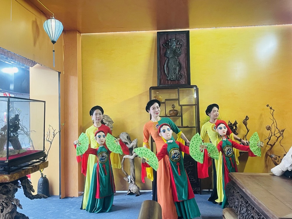 Hà Nội rộn ràng sắc xuân trong chương trình Happy Tết 2026 - Ảnh 2.