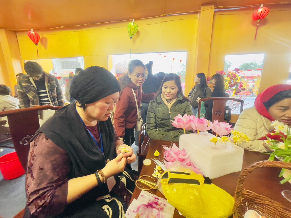 Hà Nội rộn ràng sắc xuân trong chương trình Happy Tết 2026 - Ảnh 1.