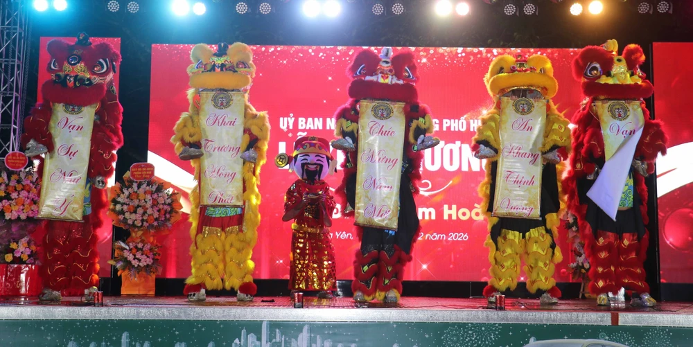 Phố đi bộ Nam Hòa ra mắt, thắp sáng không gian văn hóa Phố Hiến - Ảnh 2.