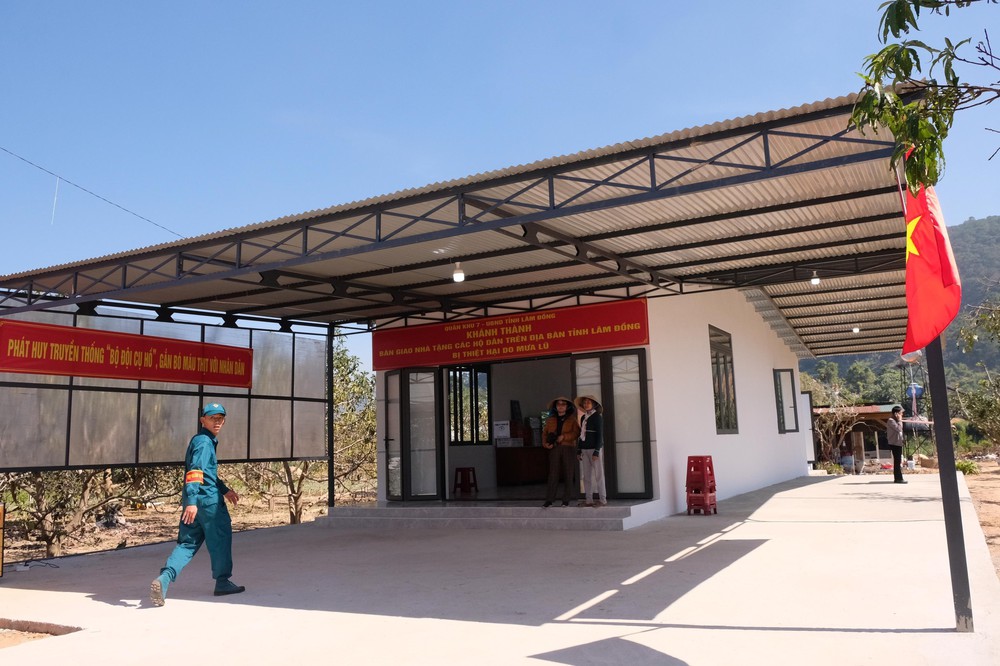 Xuân mới lại về trên vùng rốn lũ - Ảnh 1.