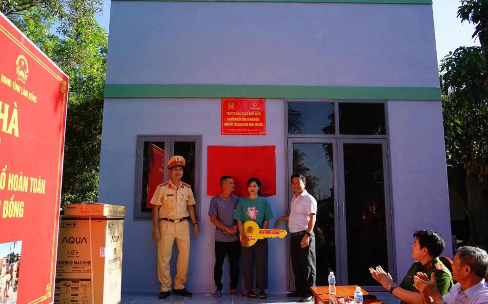 Xuân mới lại về trên vùng rốn lũ - Ảnh 2.