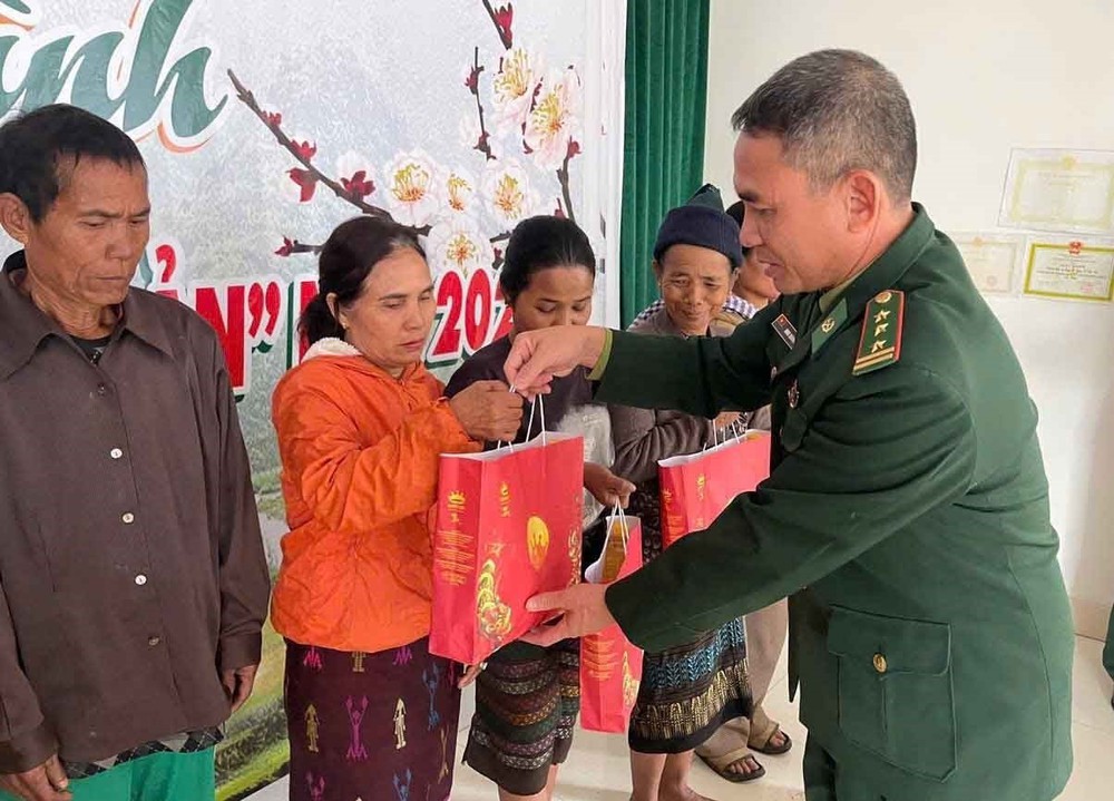 Giữ vẹn mùa Xuân bình yên nơi tuyến đầu biên giới - Ảnh 2.