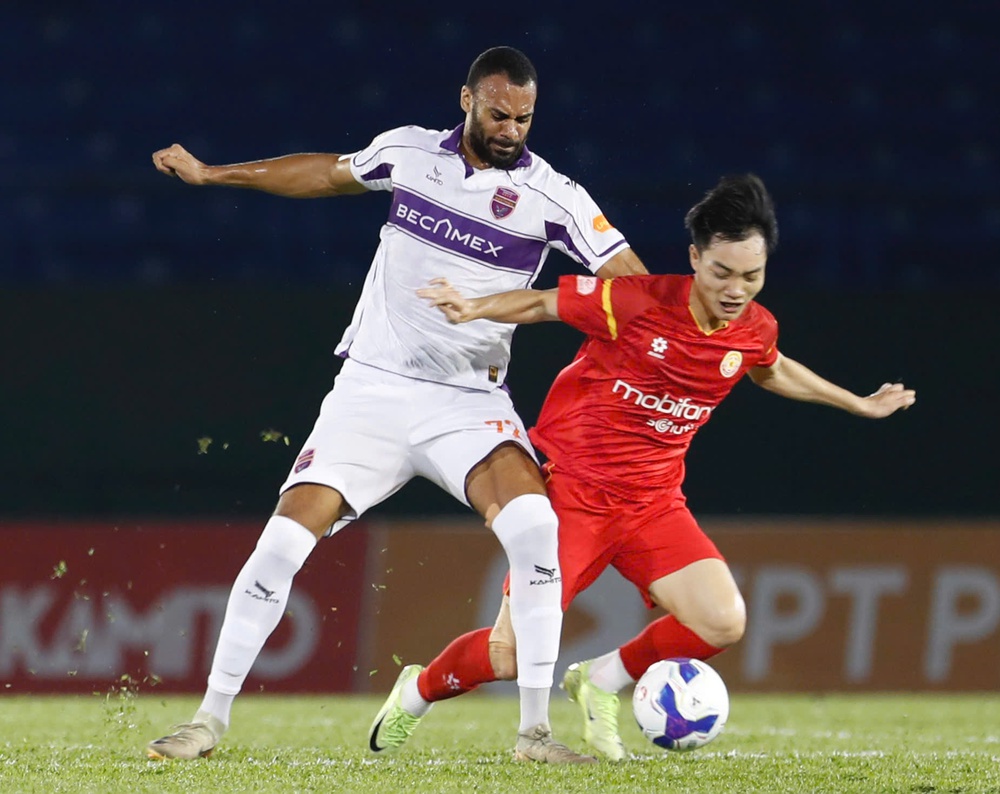 Dàn sao U23 Việt Nam khuấy đảo cuộc đua trụ hạng V-League - Ảnh 4.