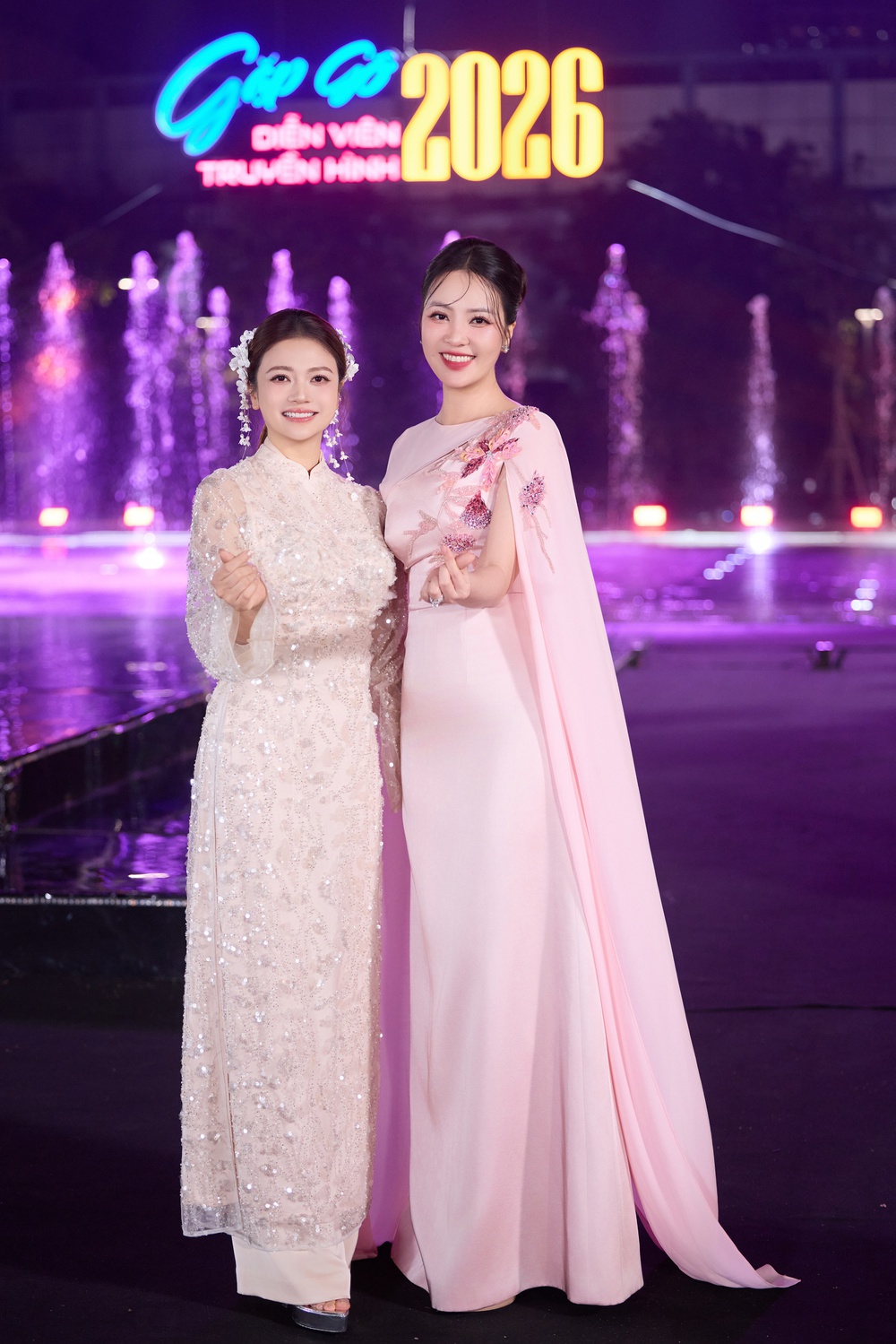 Dấu ấn BST áo dài "Thanh Xuân" của NTK Ngọc Lan trên sóng truyền hình quốc gia - Ảnh 4.