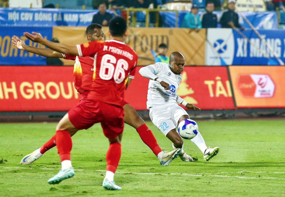 Từ "Vua" V-League, Nam Định lạc lối trong cuộc đua trụ hạng - Ảnh 1.