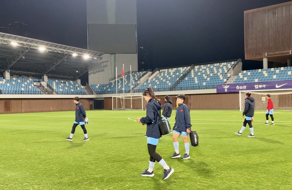 Tin nóng bóng đá Việt Nam hôm nay 10/2: Đội tuyển Việt Nam gặp Trung Quốc; Futsal Việt Nam bị phạt 2000 USD - Ảnh 1.