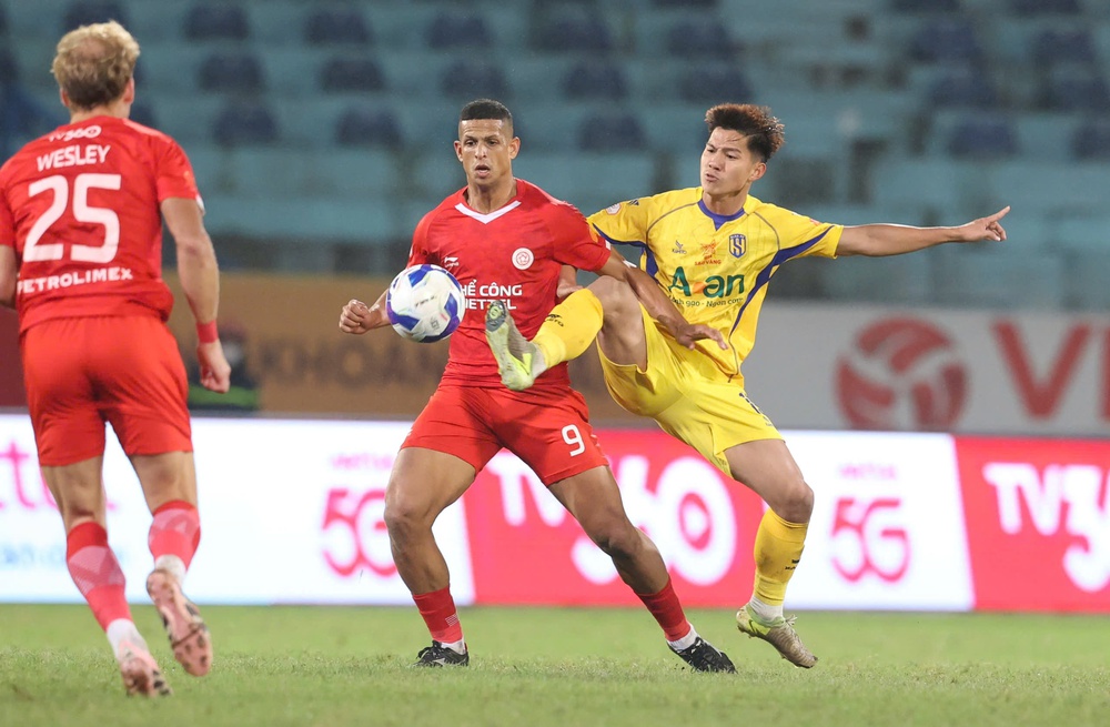 V-League nóng rực vì nhóm cuối đồng loạt tăng tốc - Ảnh 1.