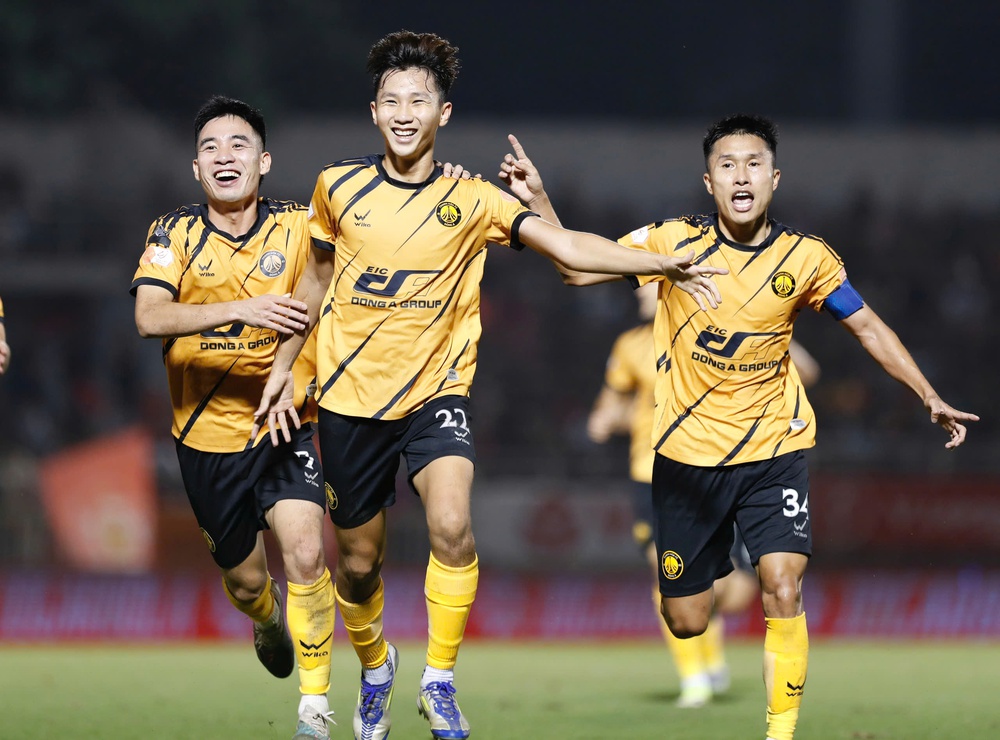 Bình luận: Đằng sau những bất ngờ - Ảnh 1.