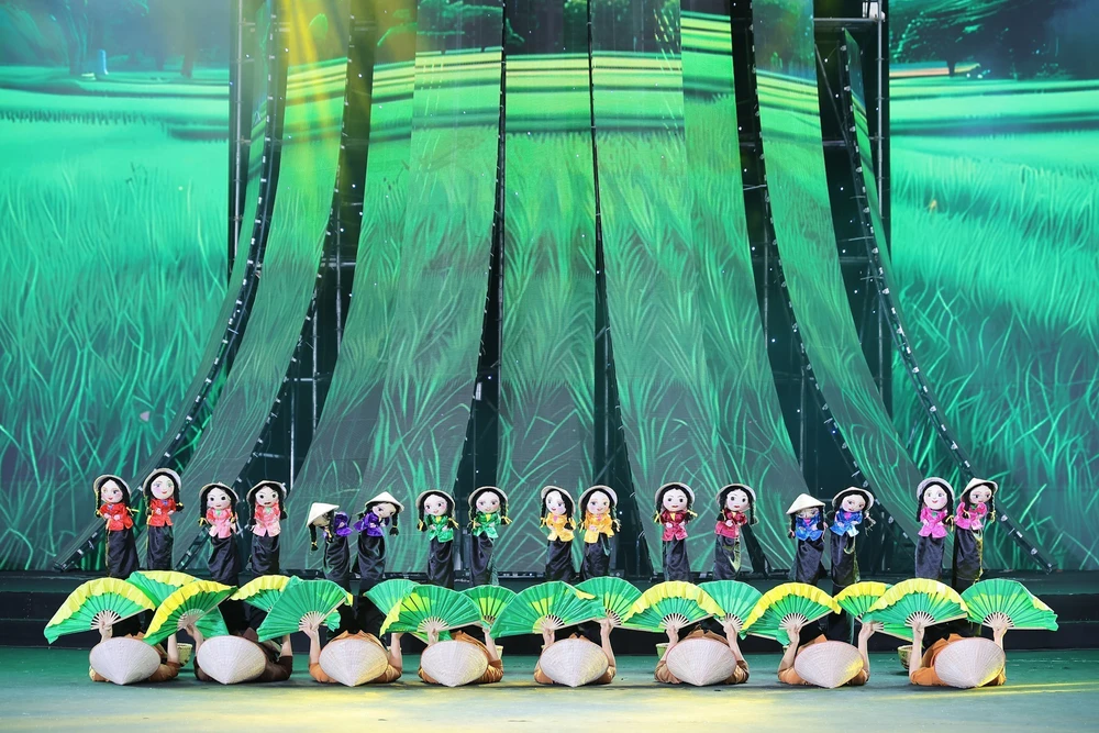 Chương trình "Sắc Xuân Bính Ngọ 2026" được giới trẻ quan tâm tại Hội chợ Mùa Xuân - Ảnh 3.