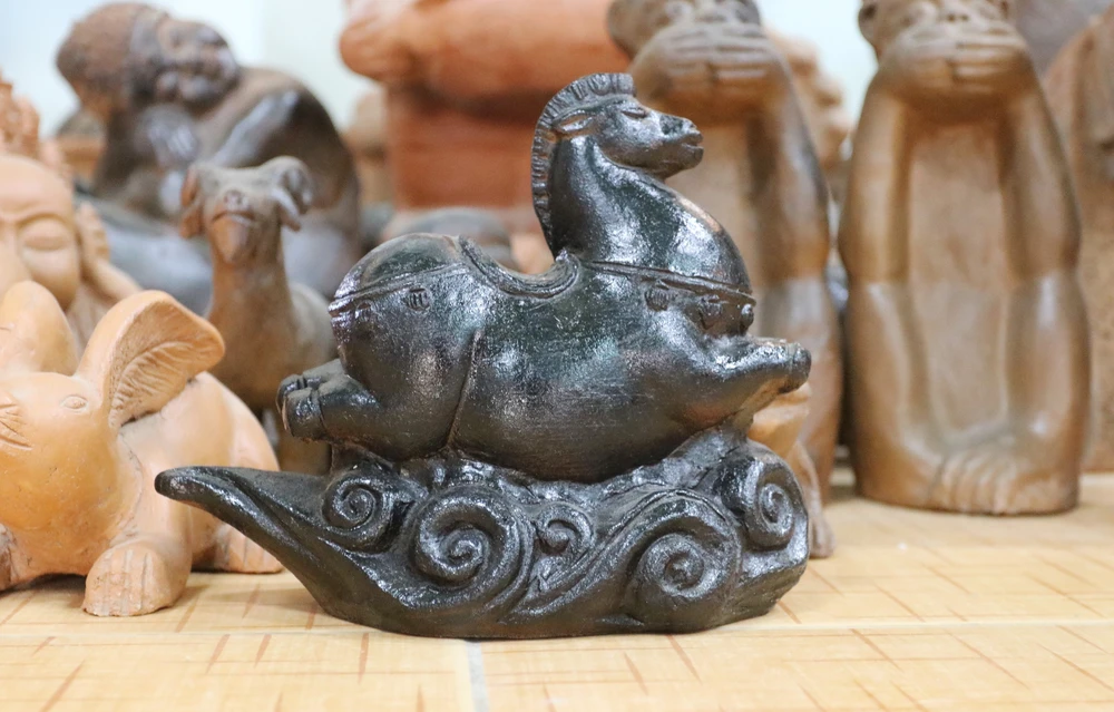 Độc đáo linh vật ngựa làng gốm Chăm Bàu Trúc phục vụ Tết - Ảnh 5.