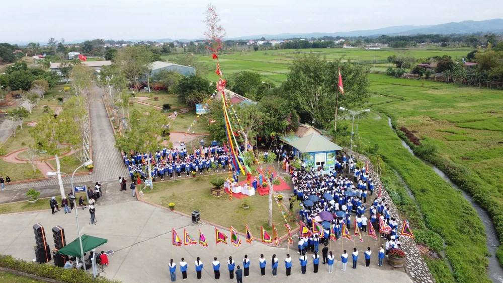 Lễ Thượng nêu, thả cá tại Di sản Thành nhà Hồ thu hút đông du khách - Ảnh 4.