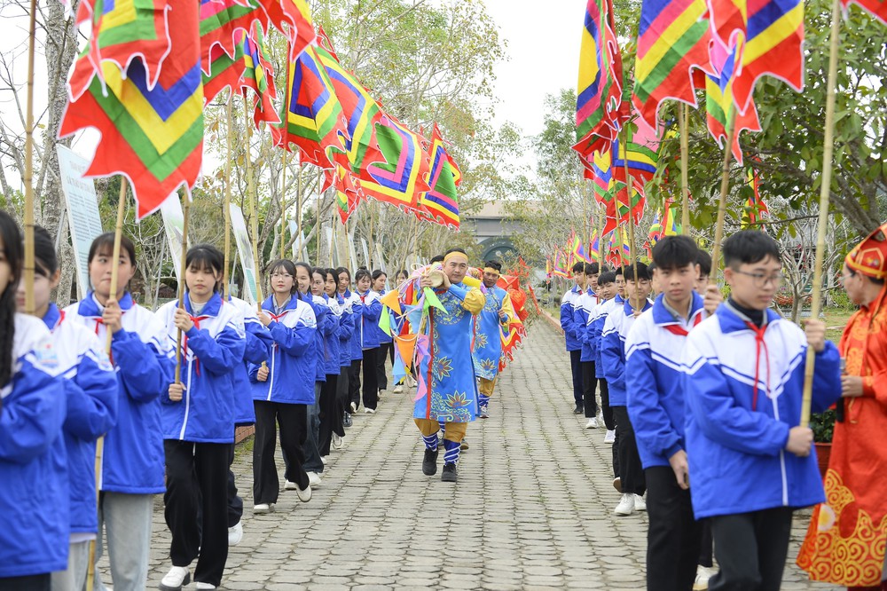 Lễ Thượng nêu, thả cá tại Di sản Thành nhà Hồ thu hút đông du khách - Ảnh 6.