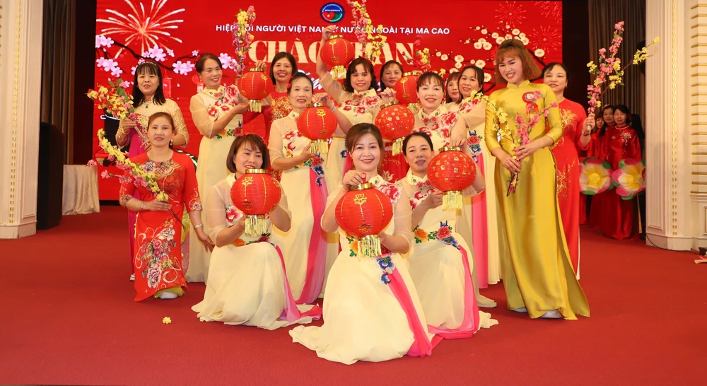 Rộn ràng Xuân quê hương tại Macau (Trung Quốc) - Ảnh 8.