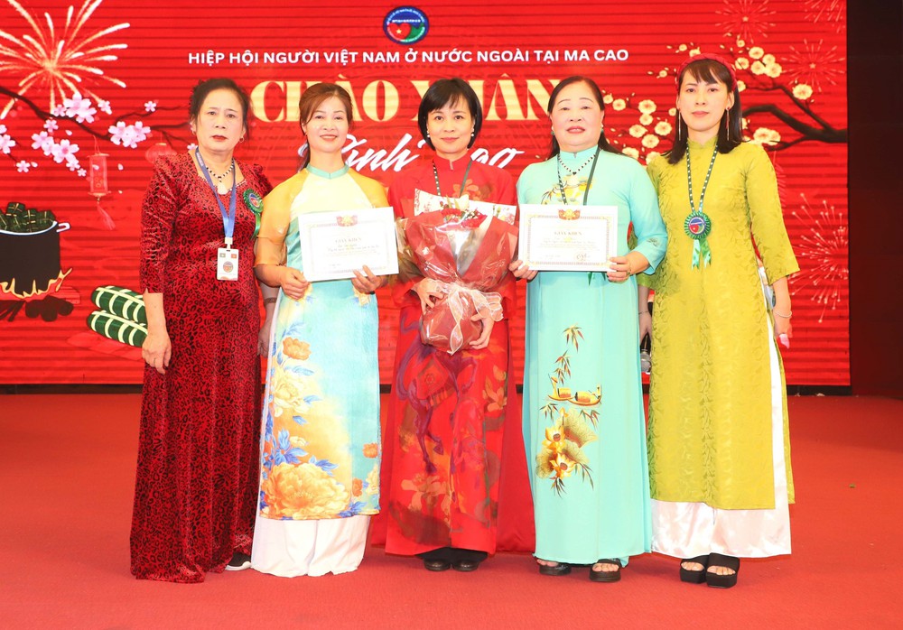 Rộn ràng Xuân quê hương tại Macau (Trung Quốc) - Ảnh 3.