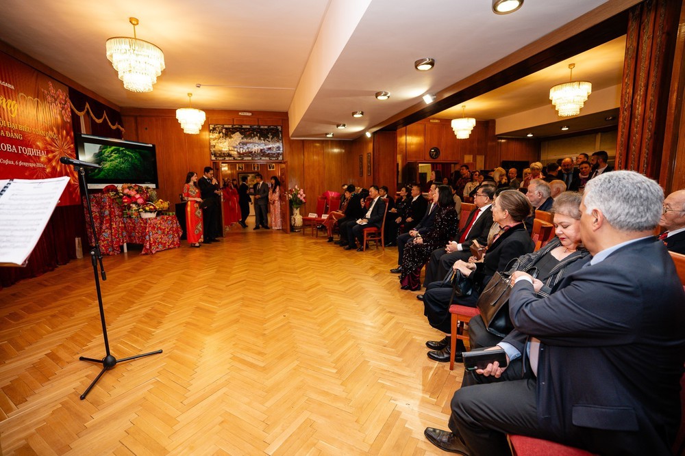 Xuân Bính Ngọ 2026: Rộn ràng Tết Việt nơi "xứ sở hoa hồng" - Ảnh 3.