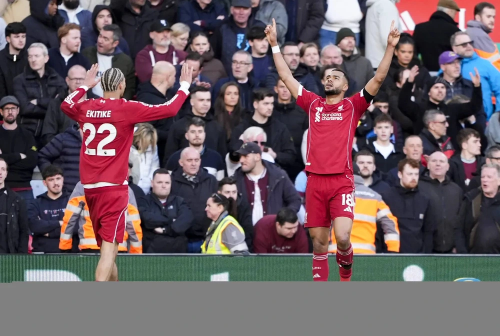 Liverpool đánh bại West Ham 5-2: Hồi sinh cùng bóng chết - Ảnh 1.
