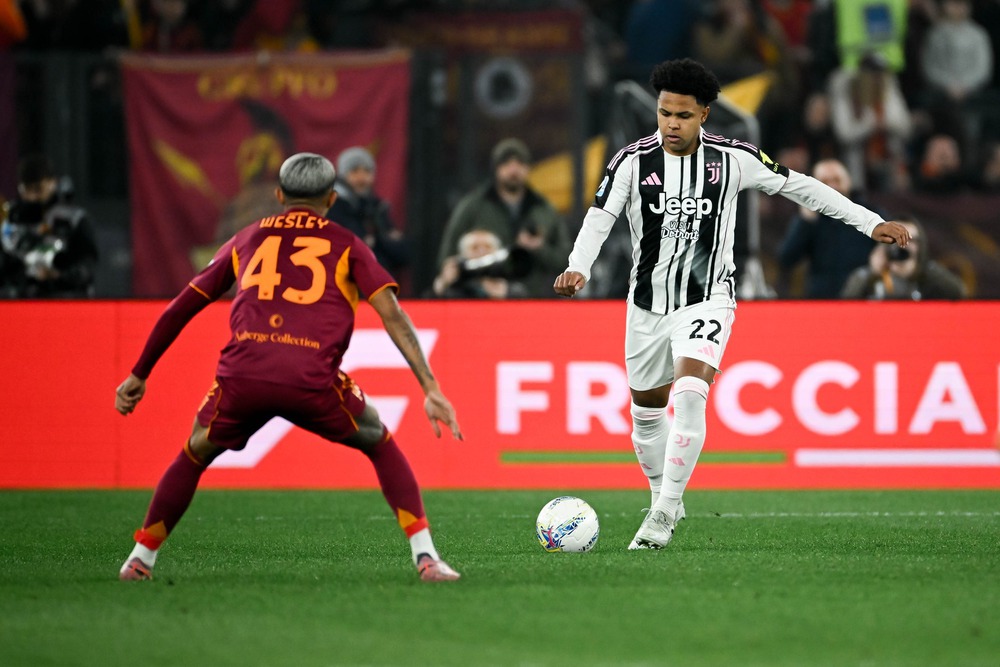Juventus chia điểm Roma sau trận cầu có 6 bàn thắng - Ảnh 1.