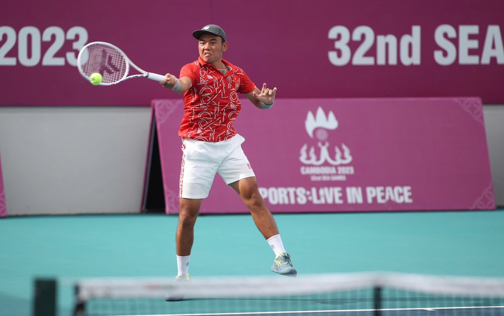 Quần vợt Việt Nam: “Người khổng lồ” tự làm khó mình - Ảnh 1. Quần vợt Việt Nam: “Người khổng lồ” tự làm khó mình - Ảnh 1.