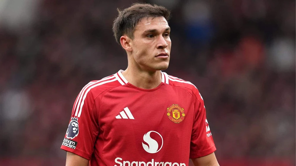 MU hồi sinh dưới tay Carrick và những quyết định định hình mùa hè - Ảnh 2.