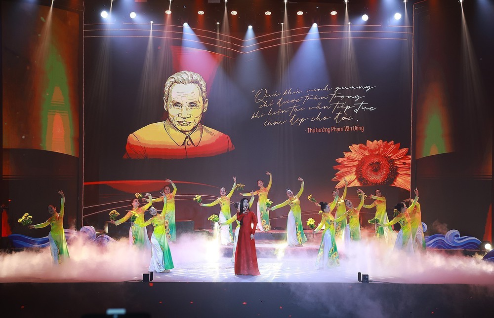 Kỷ niệm 120 năm Ngày sinh Thủ tướng Phạm Văn Đồng: Tấm gương sáng ngời về đạo đức cách mạng, tận tụy với nhân dân - Ảnh 3.