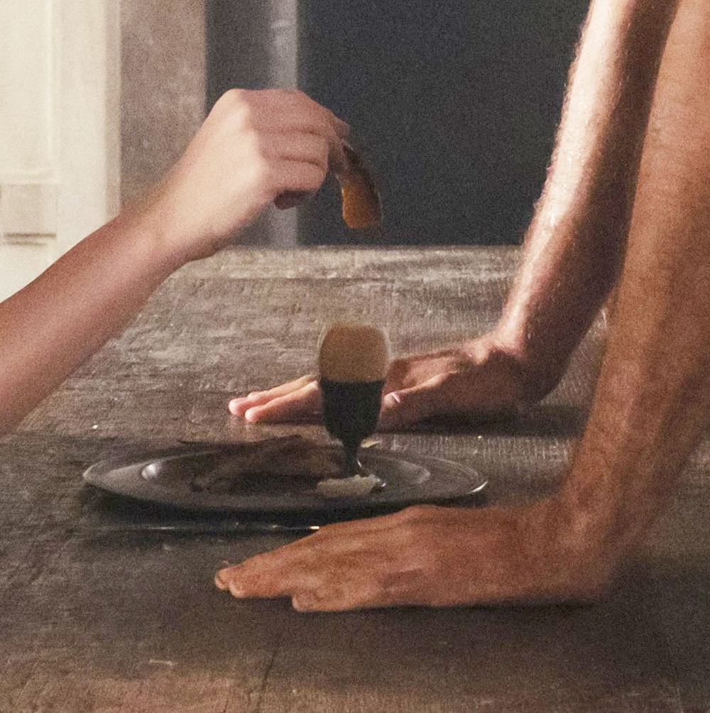 Album "Wuthering Heights": Bước chuyển mình ngoạn mục của Charli XCX - Ảnh 1. Album "Wuthering Heights": Bước chuyển mình ngoạn mục của Charli XCX - Ảnh 1.