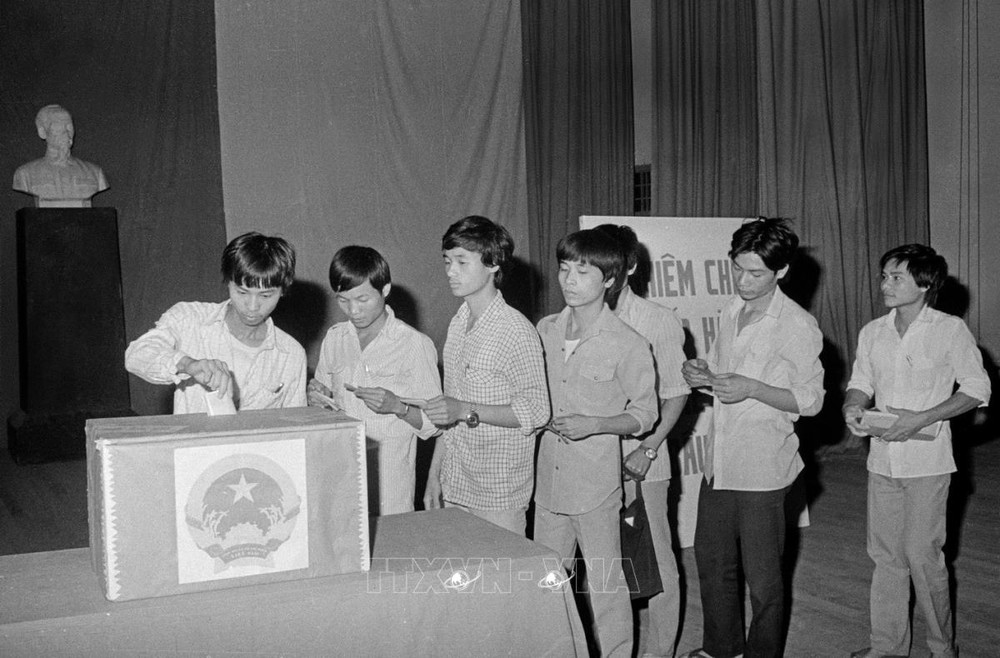 Bầu cử Quốc hội và HĐND: Cuộc bầu cử Quốc hội khóa VIII và Dấu ấn nhiệm kỳ (1987-1992) - Ảnh 4.