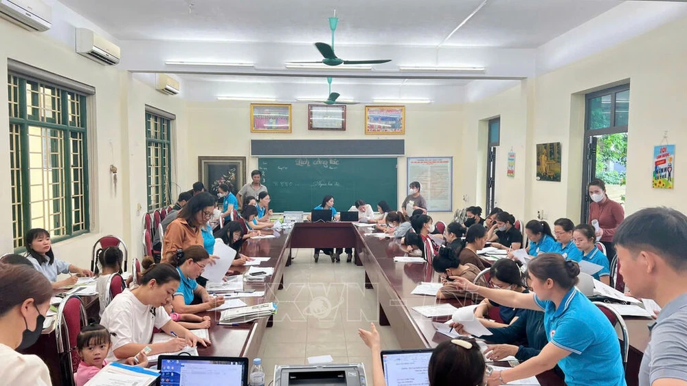 Hà Nội dự kiến tuyển sinh đầu cấp theo nguyên tắc “đưa trường học đến gần học sinh" - Ảnh 1.