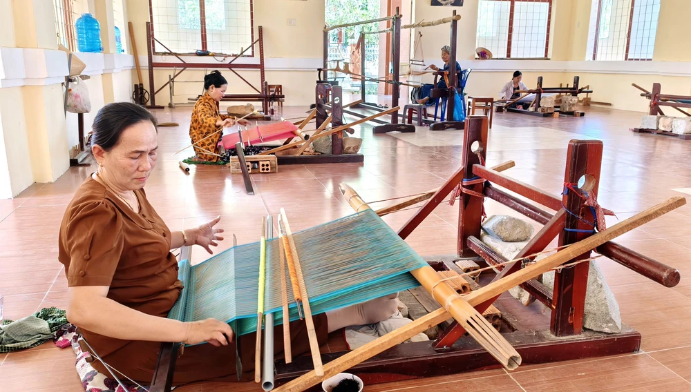 Phát huy giá trị làng nghề Chăm gắn với phát triển du lịch - Ảnh 4.