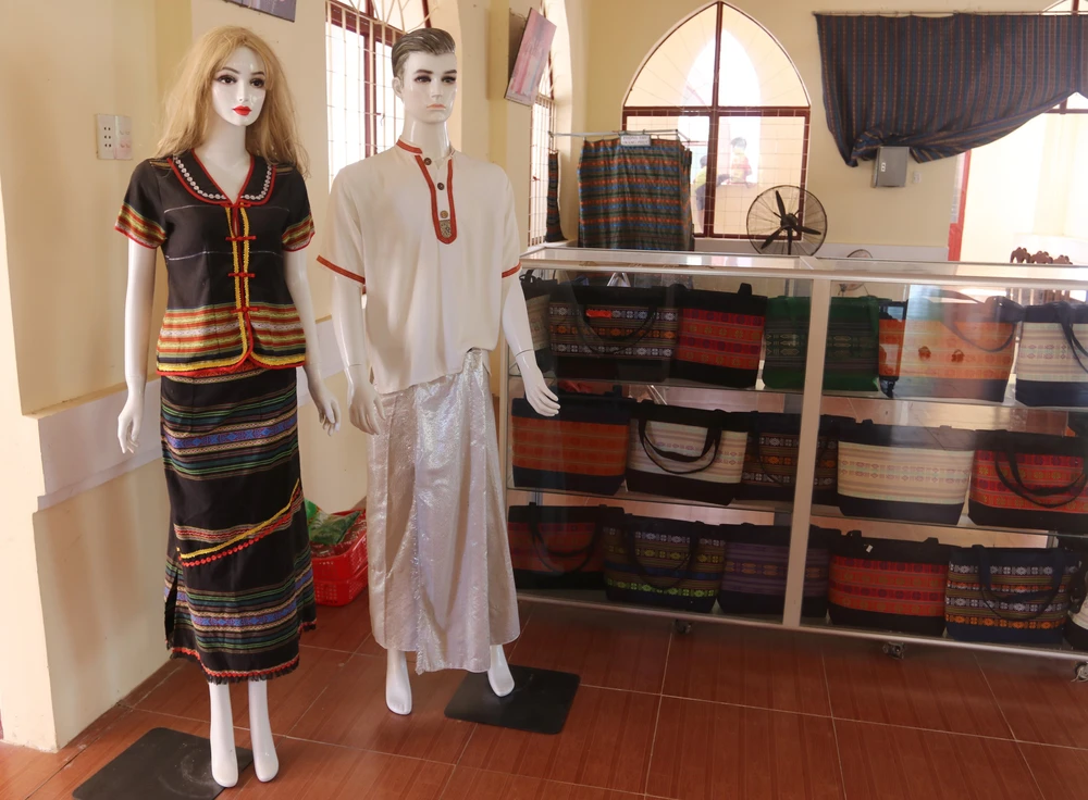 Phát huy giá trị làng nghề Chăm gắn với phát triển du lịch - Ảnh 6.