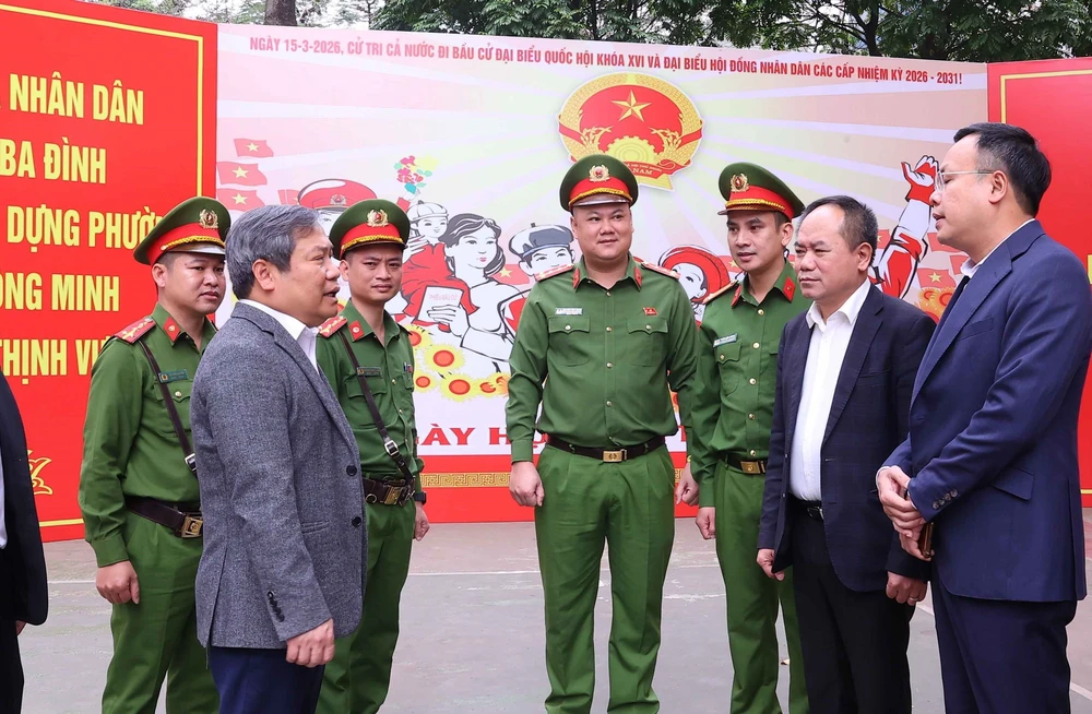 Hà Nội tập huấn xử lý tình huống phát sinh, bảo đảm an ninh tại các điểm bỏ phiếu - Ảnh 8.