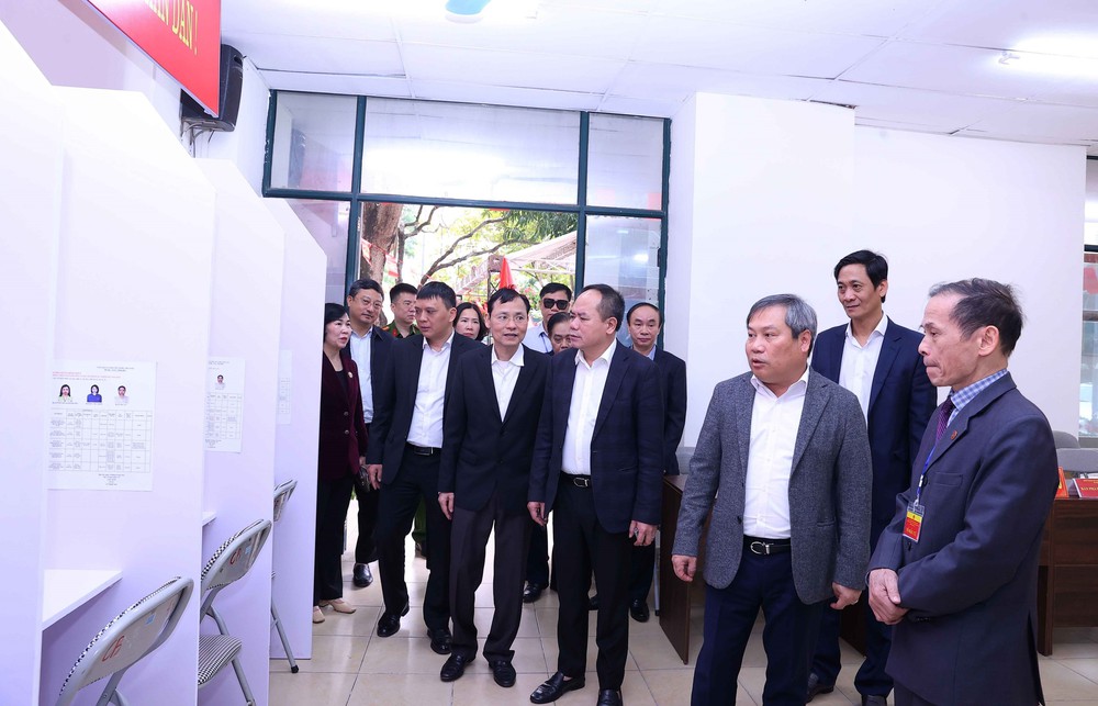 Hà Nội tập huấn xử lý tình huống phát sinh, bảo đảm an ninh tại các điểm bỏ phiếu - Ảnh 5.