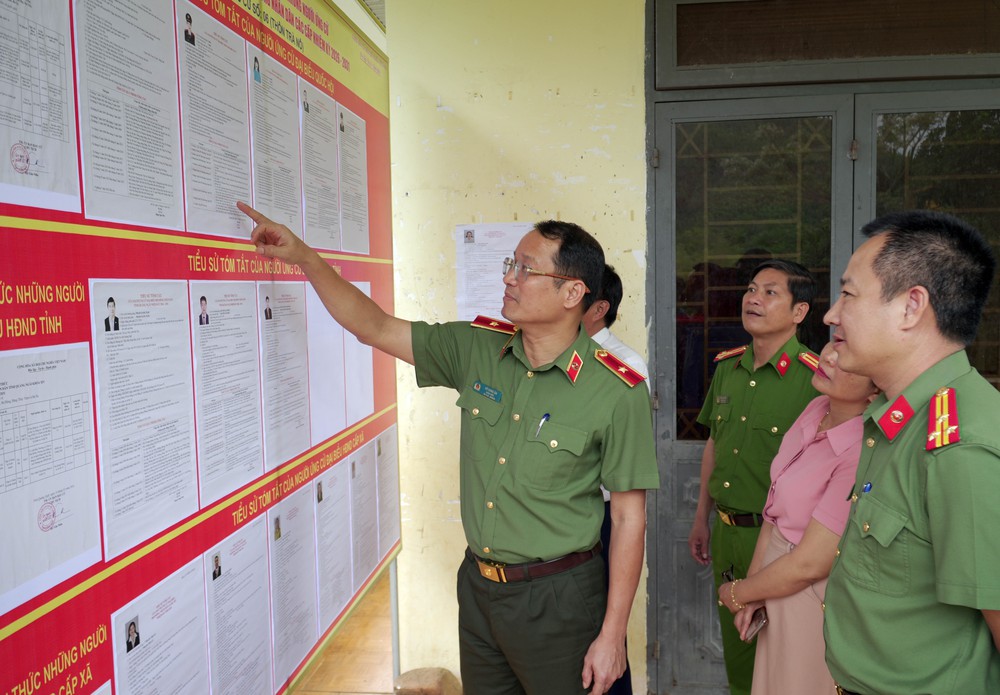 Bầu cử Quốc hội và HĐND: Tuyên truyền, đảm bảo an ninh trật tự cho Ngày hội lớn của đất nước - Ảnh 3.